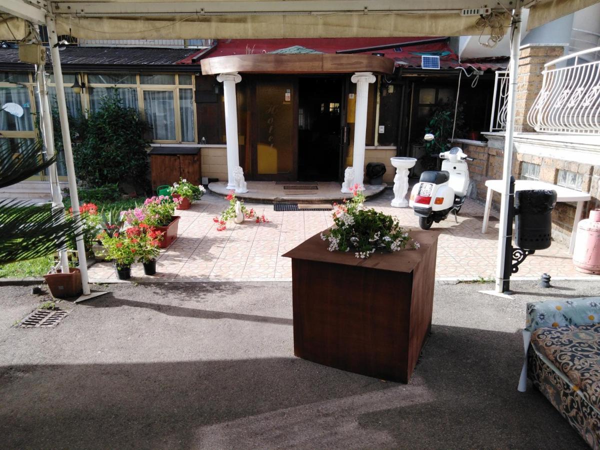 Hotel La Carina Grottaminarda Exterior foto
